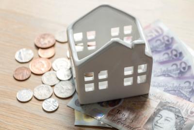 Snapshot shows mortgages cost an extra £300 per month - LMS
